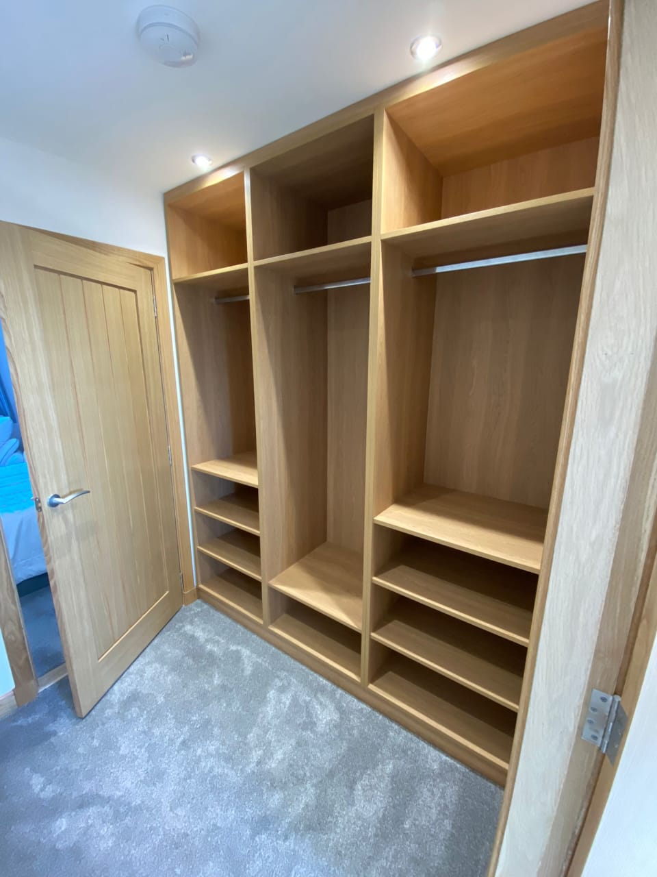 Fitted Wardrobe, Modern Wardrobe in Lekki